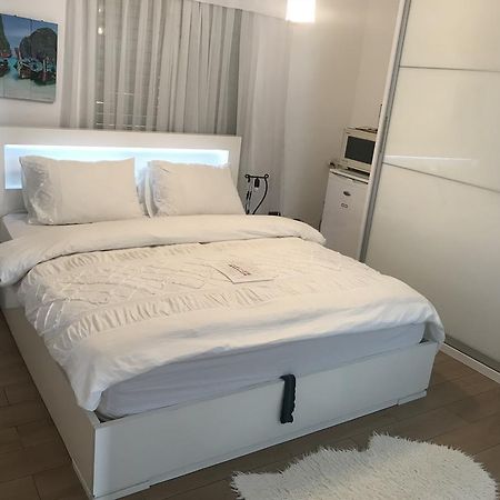 Charming Unit With Pool And Great Amenities Apartment Rishon Leziyyon Exterior photo