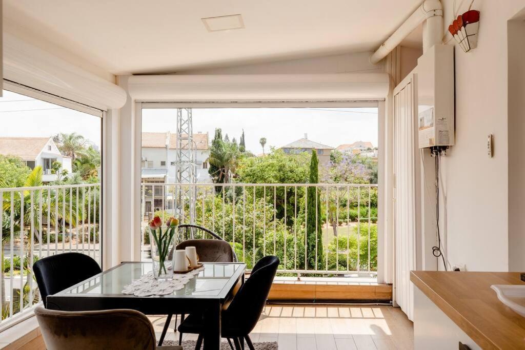 Charming Unit With Pool And Great Amenities Apartment Rishon Leziyyon Exterior photo