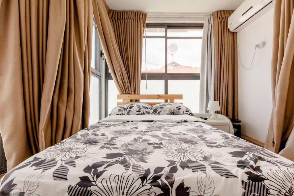 Charming Unit With Pool And Great Amenities Apartment Rishon Leziyyon Exterior photo