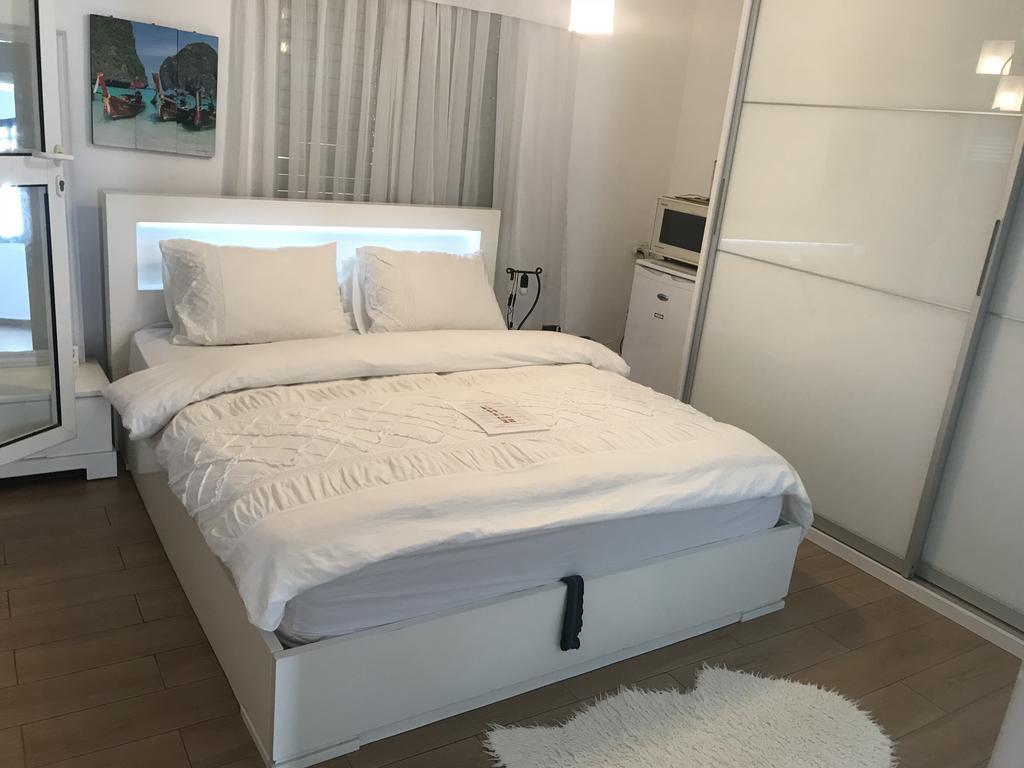 Charming Unit With Pool And Great Amenities Apartment Rishon Leziyyon Exterior photo