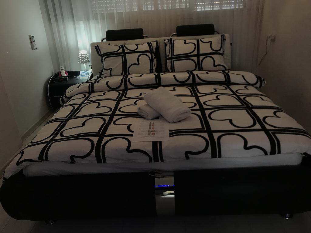 Charming Unit With Pool And Great Amenities Apartment Rishon Leziyyon Exterior photo