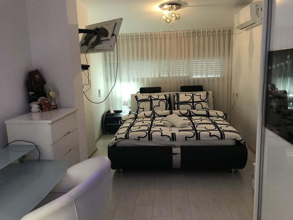 Charming Unit With Pool And Great Amenities Apartment Rishon Leziyyon Exterior photo